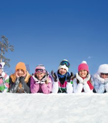 Spaß im Schnee © yanlev-fotolia.com