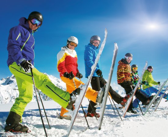 Aufwärmübungen im Schnee © grafikplusfoto-fotolia.com